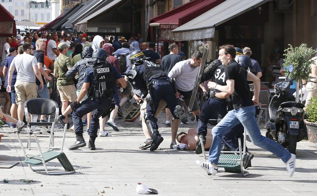 Les forces de l'ordre ont eu du travail plein les bras. [Darko Bandic]