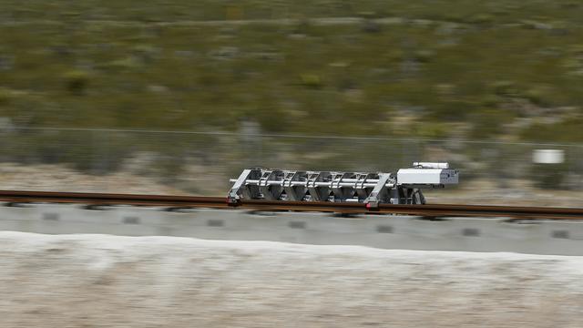 Le système de propulsion de Hyperloop One pendant son test, ce mercredi 11 mai 2016, près de LAs Vegas, dans le Nevada. [AP Photo/John Locher]