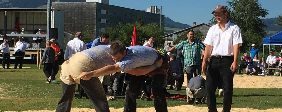 Entraînement à Riaz en vue de la fête fédérale. [RTS - Yves Terrani]