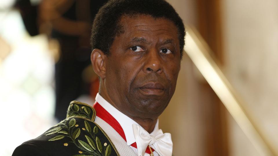 Dany Laferrière en habit d'académicien, le 28 mai 2015 à Paris. [AFP - Thomas Samson]