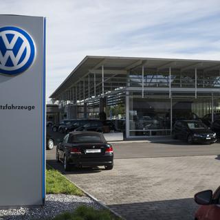 Le verdict représente un espoir de pouvoir obtenir réparation pour les détenteurs des véhicules du groupe VW. [keystone - Gian Ehrenzeller]