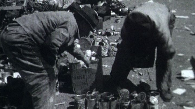 La récupération des déchets en temps de guerre à Lausanne dans les années 40. [RTS]