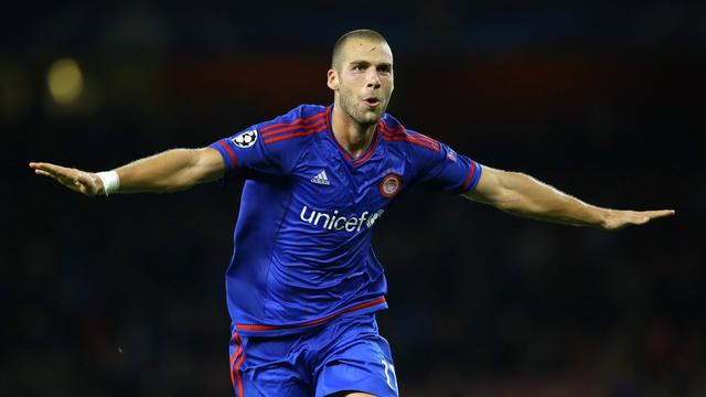 Pajtim Kasami s'envole de Grèce pour atterrir en Angleterre. [Keystone - Kirsty Wigglesworth]