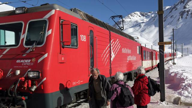 La nouvelle ligne doit permettre le raccordement avec le Glacier Express, qui relie le Valais et les Grisons. [Keystone - Urs Flüeler]