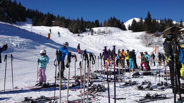 Le canton de Vaud parle de relâches pour les vacances de février tandis qu'en Valais et à Fribourg, ce sont les vacances de Carnaval et dans le Jura, la semaine blanche. [Gaël Klein]