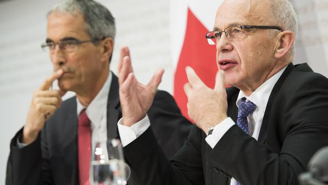 Selon le Conseil fédéral les règles fixées dans l'initiative en cas de conflit de normes entre Constitution suisse et traités internationaux sont trop rigides. [(KEYSTONE/Anthony Anex)]