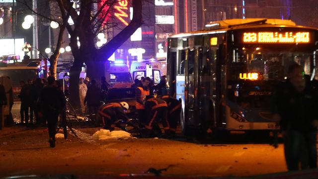 L'explosion d'une voiture piégée dimanche en fin d'après-midi a tué 34 personnes dans le centre d'Ankara, en Turquie. [AFP - Adem Altan]