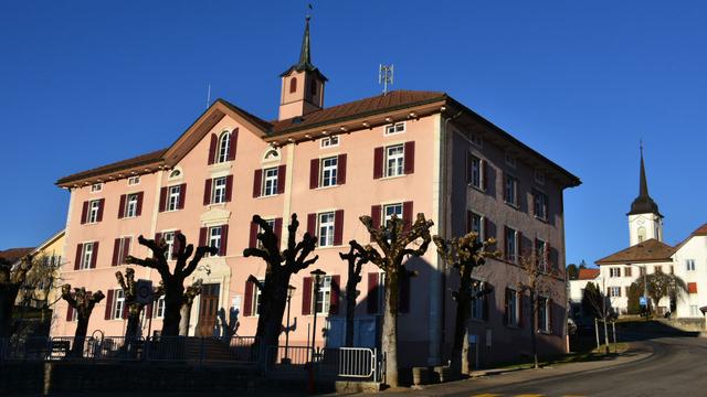 La commune des Breuleux perdrait une quinzaine d'emplois cantonaux. [RTS - Gaël Klein]