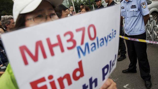 Les familles des victimes du vol MH370 cherchent toujours des réponses. [REUTERS/Damir Sagolj]