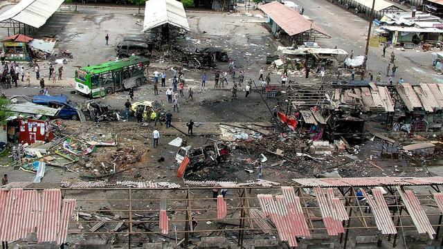 Une station de bus à Jablé, après un attentat à la voiture piégée, le 23 mai 2016. [EPA/SANA]