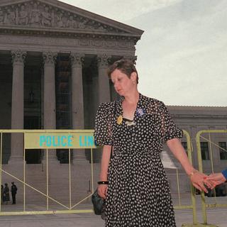 Jane Norma, de son vrai nom Norma McCorvey, devant la Cour suprême en 1989. [AP Photo - Barry Thumma]