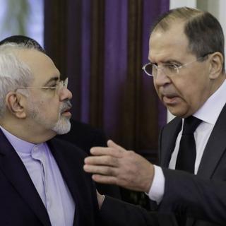 Sergueï Lavrov et Mohammad Javad Zarif à Moscou ce mardi 20.11.2016. [AP/Keystone - Pavel Golovkin]