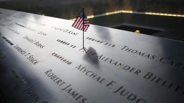 Des noms de victimes, sur le mémorial de Ground Zero, à New York. [John Taggart]