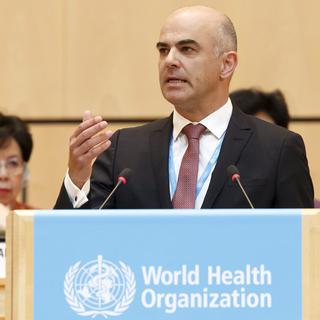 Alain Berset pendant son intervention à l'OMS, lundi 23 mai 2016 à Genève. [EPA/SALVATORE DI NOLFI]