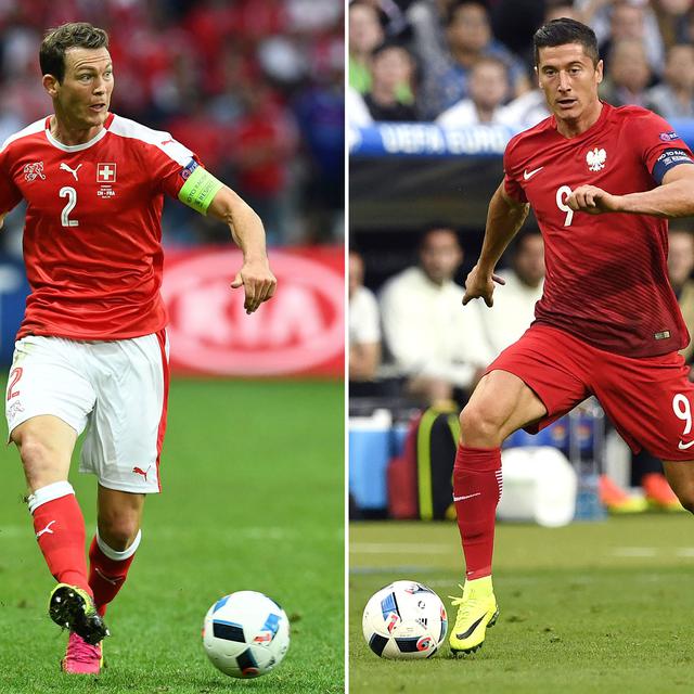 Le joueur suisse Stephan Lichsteiner et le capitaine de l'équipe de Pologne Robert Lewandowski.