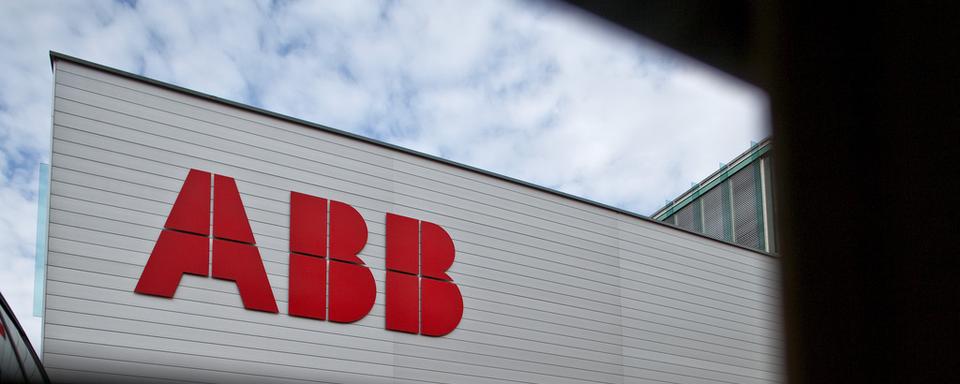 Alors que ventes et commandes ont baissé, ABB a vu son bénéfice plonger de 25% en 2015 par rapport à 2014. [Gaetan Bally]