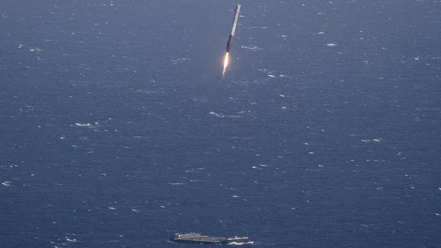 SpaceX se spécialise dans la récupération de lanceurs extrêmement coûteux. [EPA/SPACEX HANDOUT]