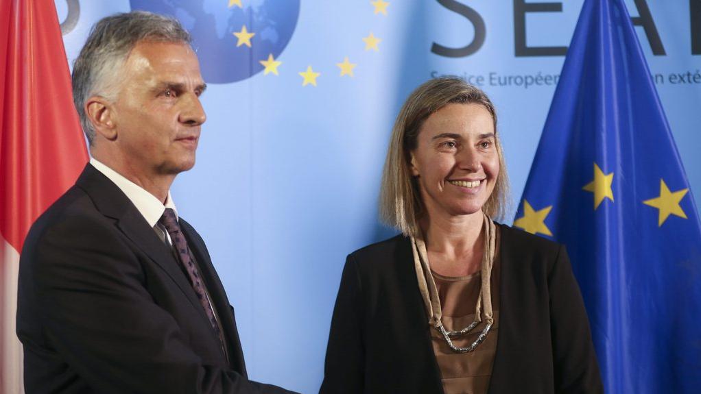 Didier Burkhalter a rencontré mardi Federica Mogherini à Bruxelles [EPA/OLIVIER HOSLET]