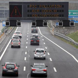 L'autoroute de contournement de Genève est saturée, avec 86% de trafic d'agglomération et seulement 14% de trafic de transit. [Salvatore Di Nolfi]