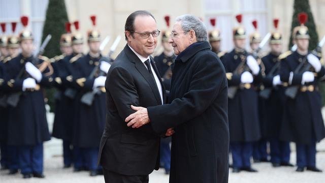 François Hollande a accueilli Raul Castro lundi après-midi à l'Elysée. [AFP - Stéphane de Sakutin]