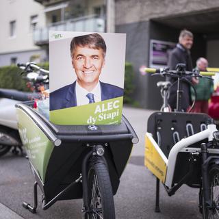 Alec von Graffenried en campagne pour la mairie de Berne. [Keystone - Alessandro della Valle]