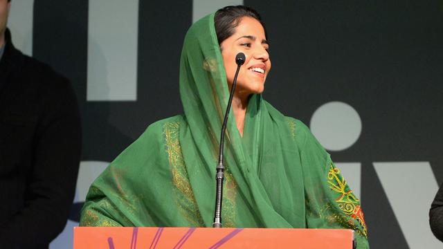 Sonita Alizadeh lors de la remise de son prix au festival Sundance, 30.01.2016. [Getty Images/AFP - Andrew Toth]