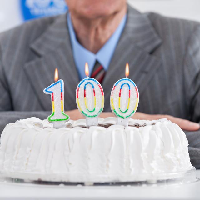 De plus en plus de personnes atteignent l'âge de 100 ans. [Igor Mojzes]