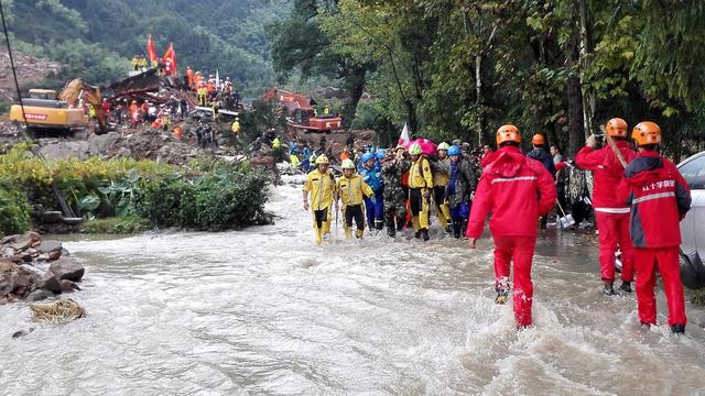 les secours sont à l'oeuvre dans l'est de la Chine, ce 29 septembre 2016. [EPA/HU GUOLIN]