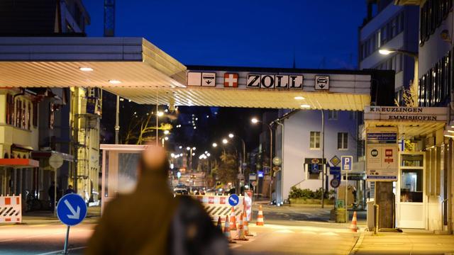 La douane séparant Kreuzlingen, dans le canton de Thurgovie, et Constance, en Allemagne. [Keystone - EPA/Felix Kaestel]