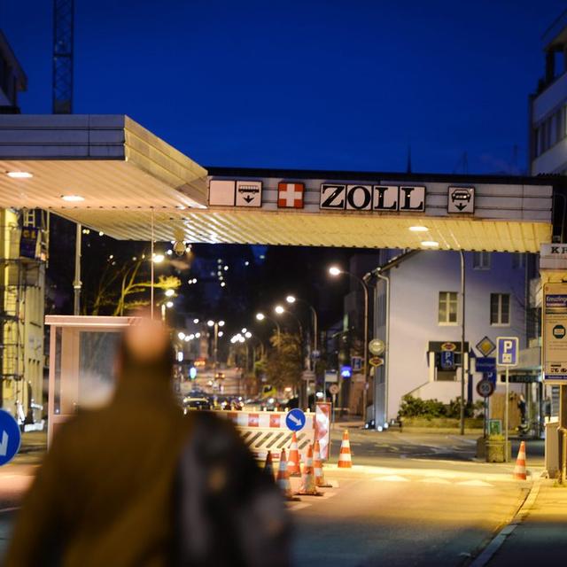 La douane séparant Kreuzlingen, dans le canton de Thurgovie, et Constance, en Allemagne. [Keystone - EPA/Felix Kaestel]