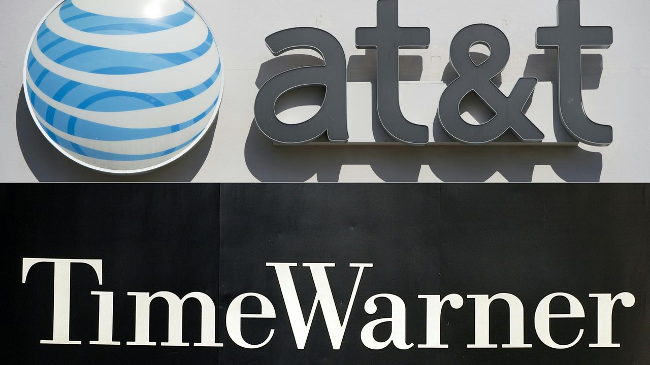 Les logos d'AT&T et de Time Warner.