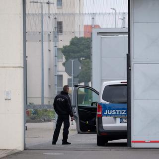 Le suicide d'un Syrien suspecté de terrorisme dans une prison de Leipzig suscite la controverse. [EPA/Keystone - Sebastian Willnow]
