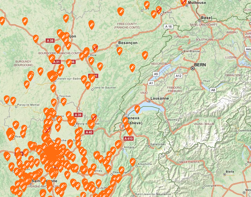 Un site répertorie toutes les stations françaises qui manquent de l'un ou l'autre carburant. La pénurie aura-t-elle une influence sur la Suisse?