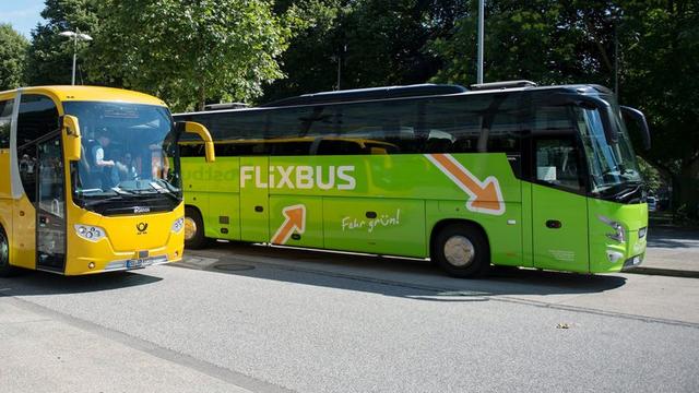 La compagnie allemande FlixBus a étendu son réseau en Suisse cette année. [EPA/Keystone - Daniel Reinhardt]