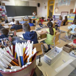 Les salles de classe au primaire sont désertées par les enseignants masculins en Suisse.