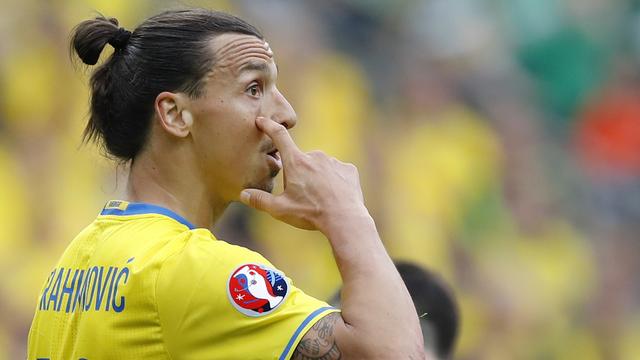 Comme Zlatan Ibrahimovic, vous soignez autant vos tirs que votre look? [Keystone - AP Photo/Christophe Ena]