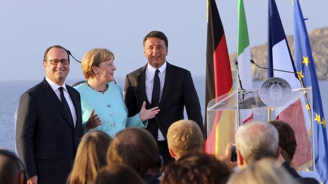 François Hollande, Angele Merkel et Matteo Renzi, lundi à Ventotene (Italie9. [AP/Keystone - Roberta Basile]