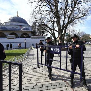 Après l'attentat, le quartier de Sultanahmet à Istanbul a été bouclé. [AP Photo/Lefteris Pitarakis]