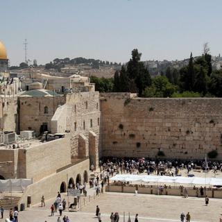 Une vue du mur des Lamentations à Jérusalem, au pied du Mont du Temple, appelé esplanade des Mosquées par les musulmans. [Keystone - EPA/ATEF SAFADI]