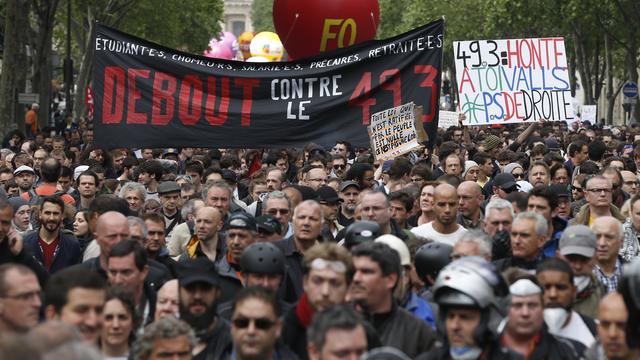 Défilé des manifestants à Paris, le 17 mai 2016. [THOMAS SAMSON]