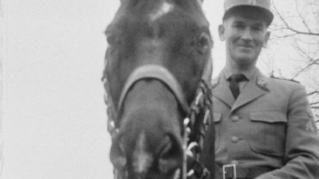 Henri Chammartin et son cheval Wörmann, 1964. [RTS]