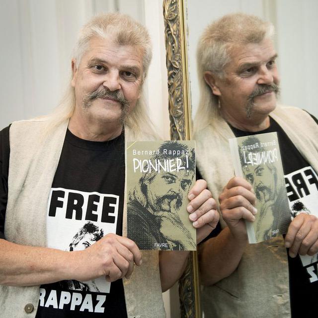 Bernard Rappaz lors de la sortie de son livre "Pionnier!", Lausanne le 21 octobre 2013. [Keystone - Jean-Christophe Bott]