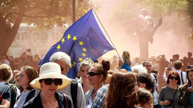 Des milliers de Britanniques manifestent à Londres contre le Brexit le 2 juillet 2016. [EPA / Keystone - Sean Dempsey]