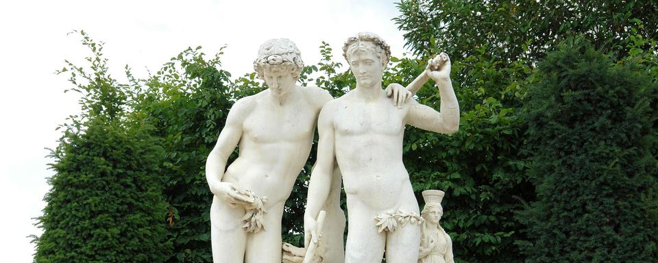 Statue de Castor et Pollux au Château de Versailles. [Hachedé / Photo12 / AFP]