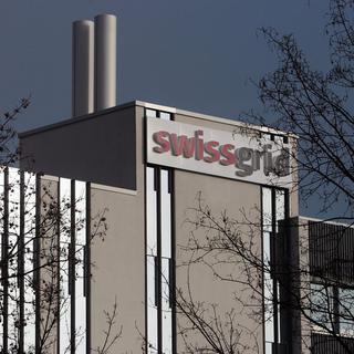 Le logo de Swissgrid sur le bâtiment du siège de l'entreprise. [Keystone - Eddy Risch]