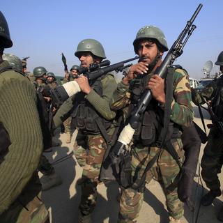 Les forces pakistanaises mobilisées autour de l'université de Bacha Khan. [Reuters - Fayaz Aziz]
