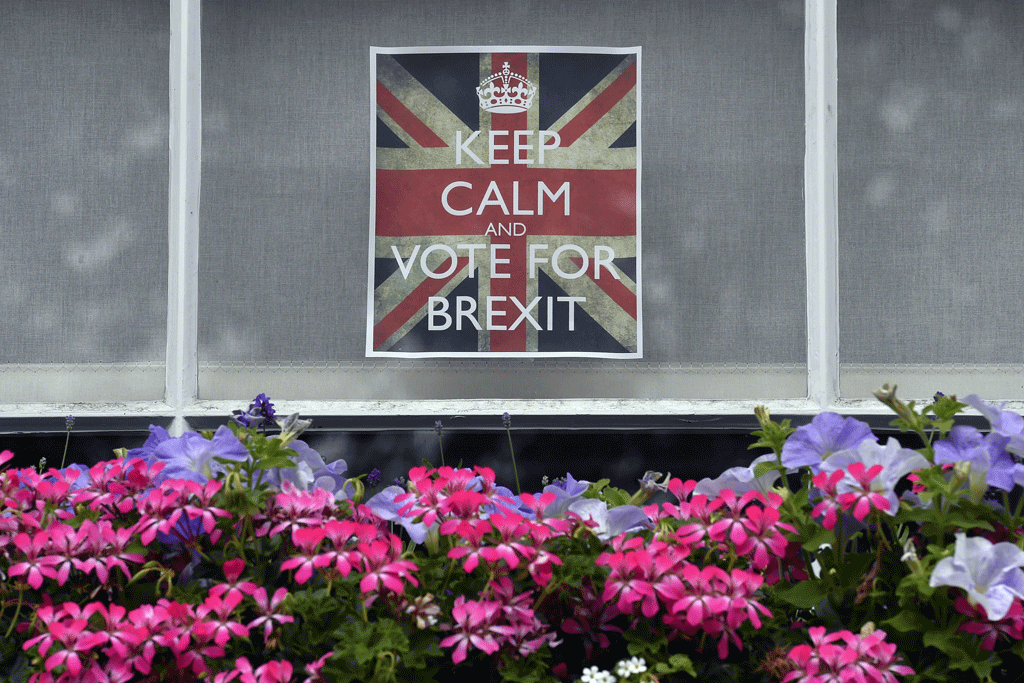 Une affiche pour le Brexit. [Reuters - Toby Melville]