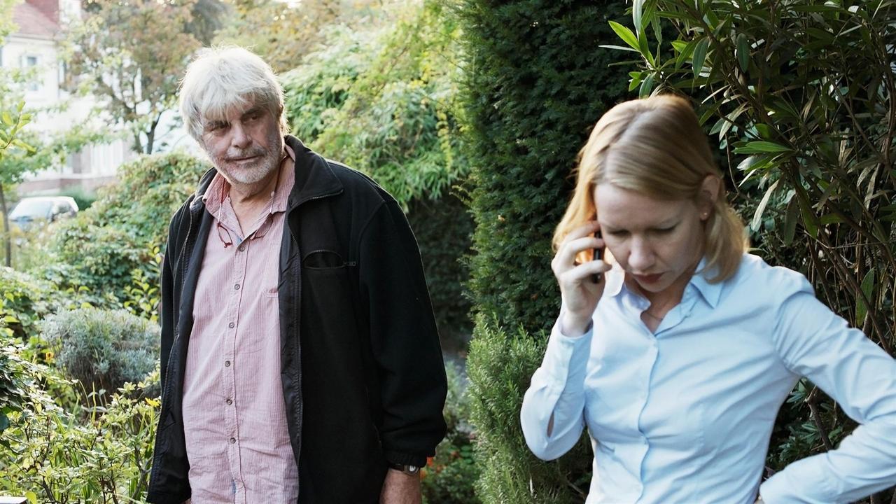 Une scène du film "Toni Erdmann", avec Peter Simonischek et Sandra Hüller. [Komplizen Film]