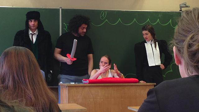 Une représentation de "Hamlet dans les écoles". [Théâtre de Vidy]