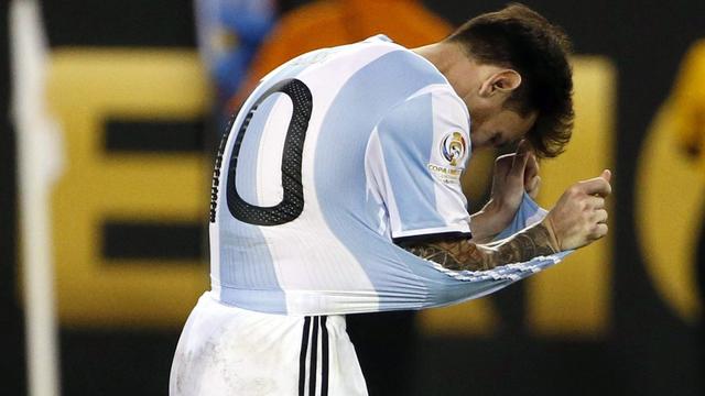 Lionel Messi a annoncé qu'il mettait un terme à sa carrière en sélection. [keystone - EPA/Jason Szenes]